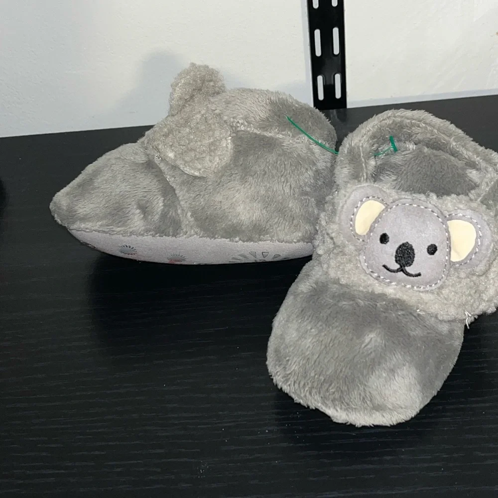 UGG Bixbee‎ Koala Stuffie Booties Size 4/5 – Plush Gray Slippers EUC